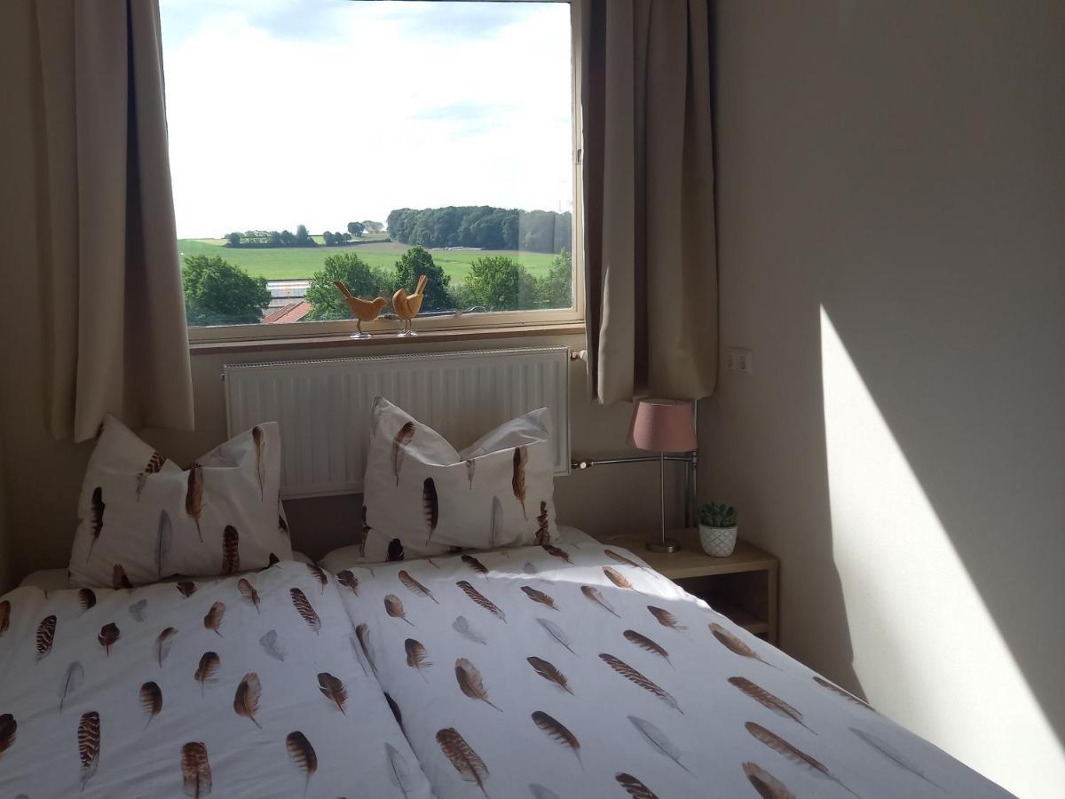 Domein Hellebeuk Met Uitzicht! Valkenburg/Klimmen Luaran gambar