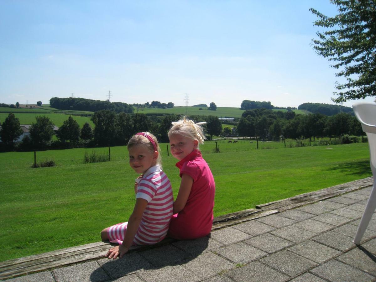Domein Hellebeuk Met Uitzicht! Valkenburg/Klimmen Luaran gambar